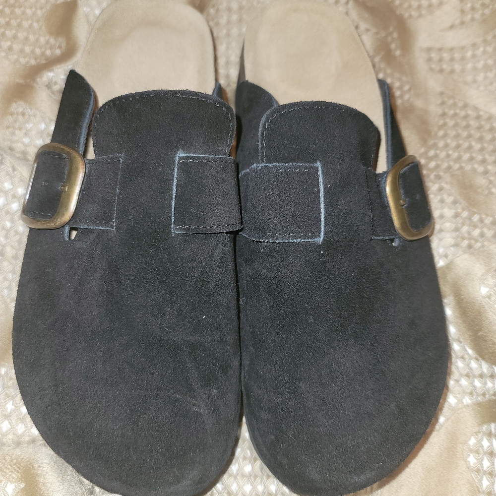 New CUSHIONAIRE Women's Granola Black Clogs